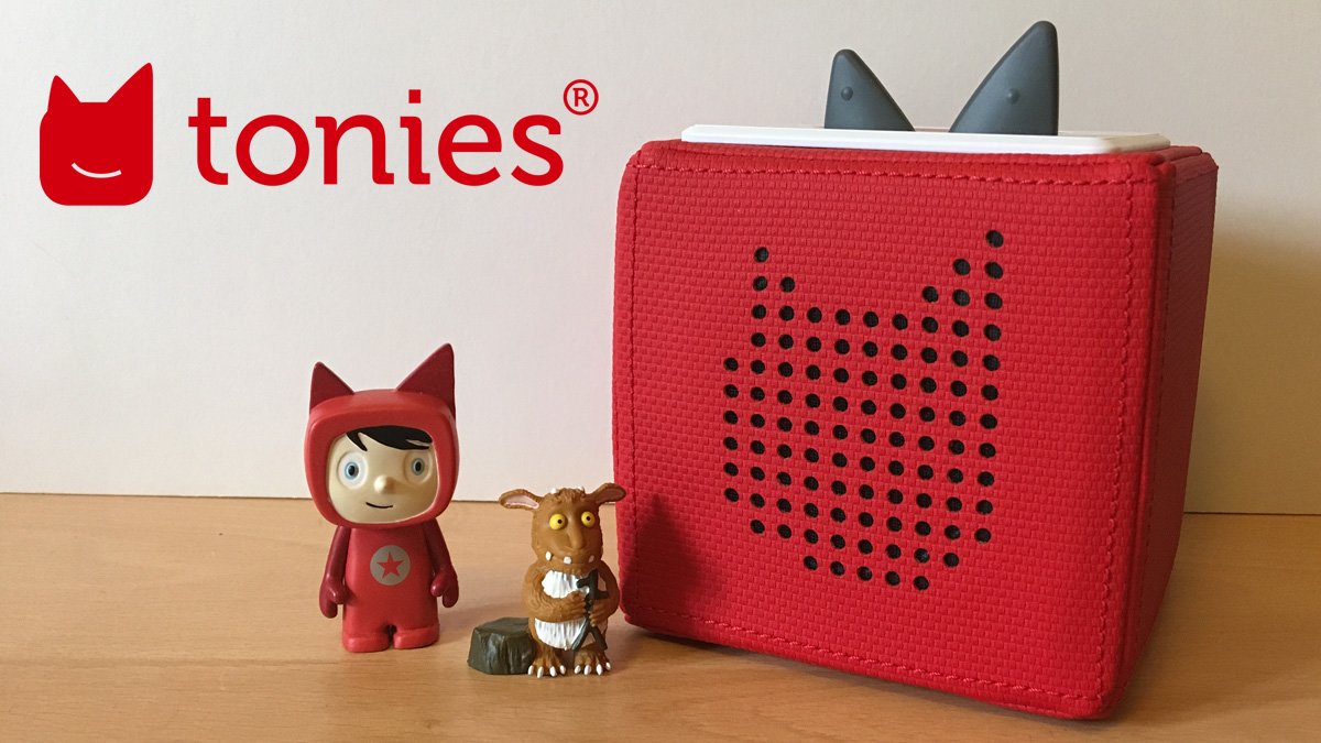 Tonies audio player with figurines